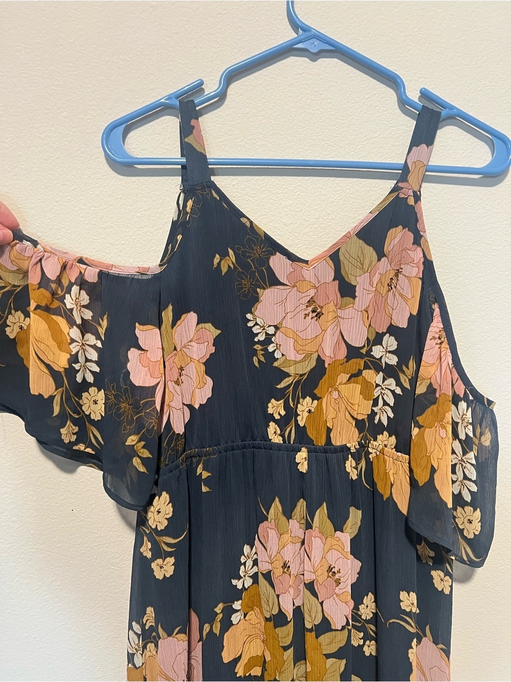 Les Serein Navy Floral Cold-Shoulder Maxi Dress - Picture 5 of 8